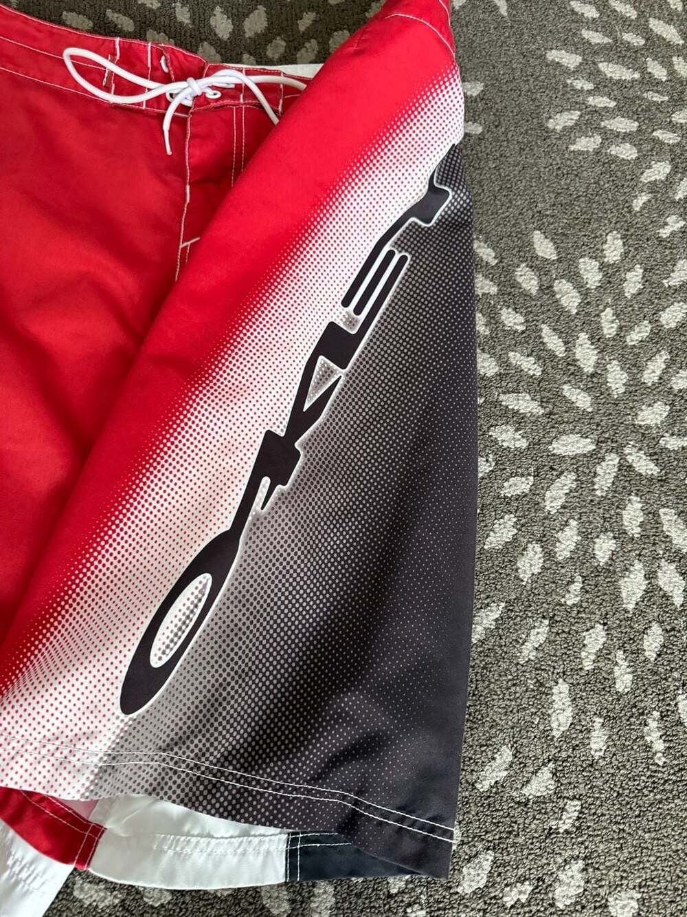 Oakley Board Shorts Size 38 Red White Black Gradient Surf Trunks